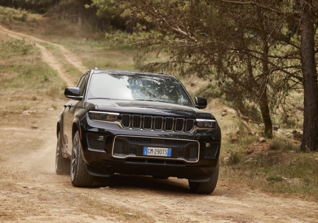 nowy jeep grand cherokee